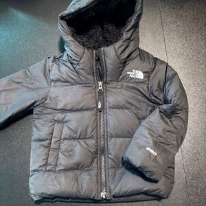 The North Face puffer 550-fill down insulation black fleece-lined hood zip 3T